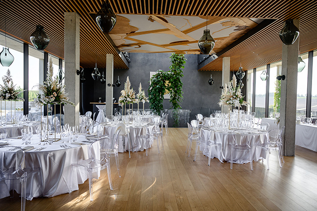 obelisk winery wedding reception table setup