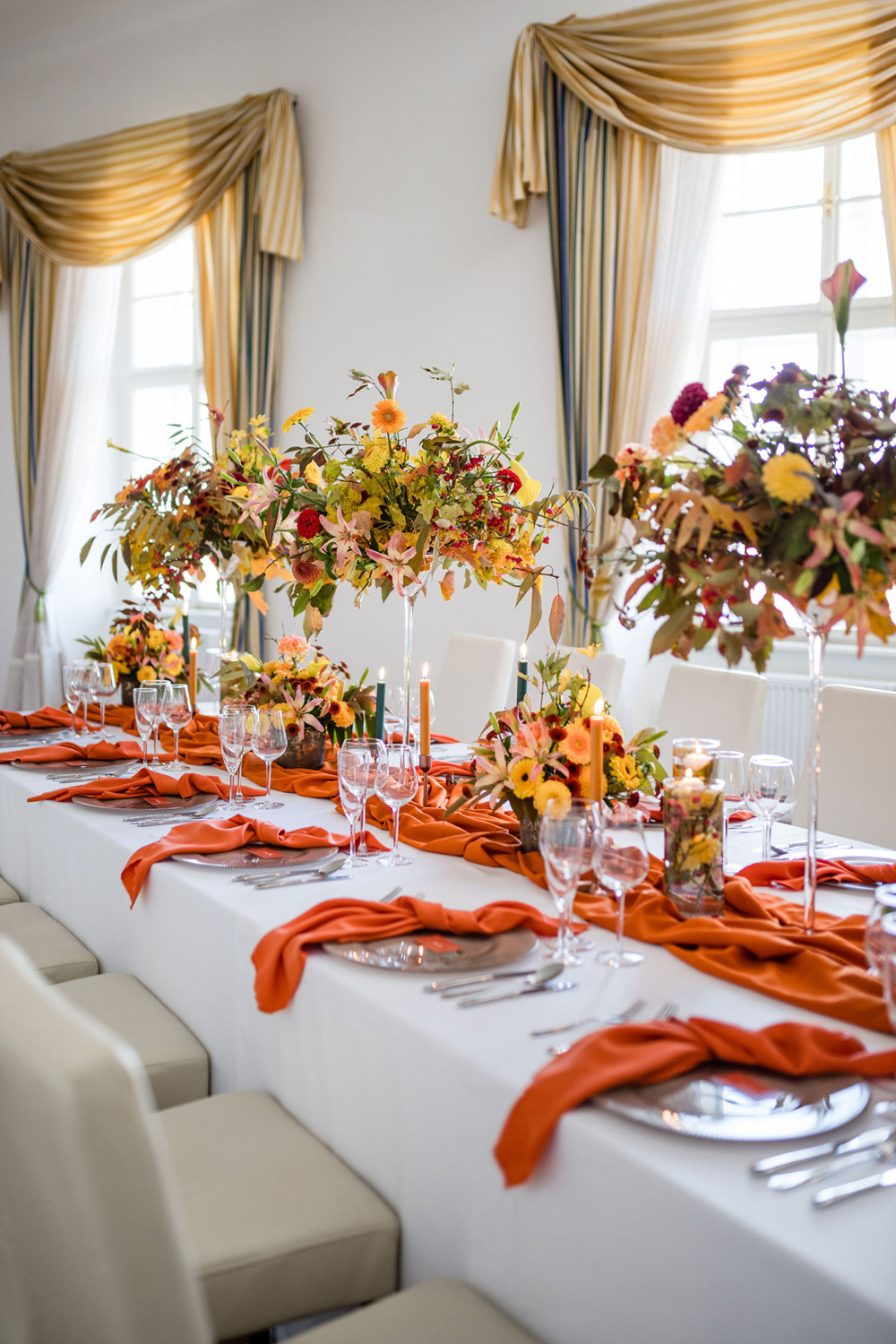 autumn vibes wedding table setup in panstvi dlouha lhota
