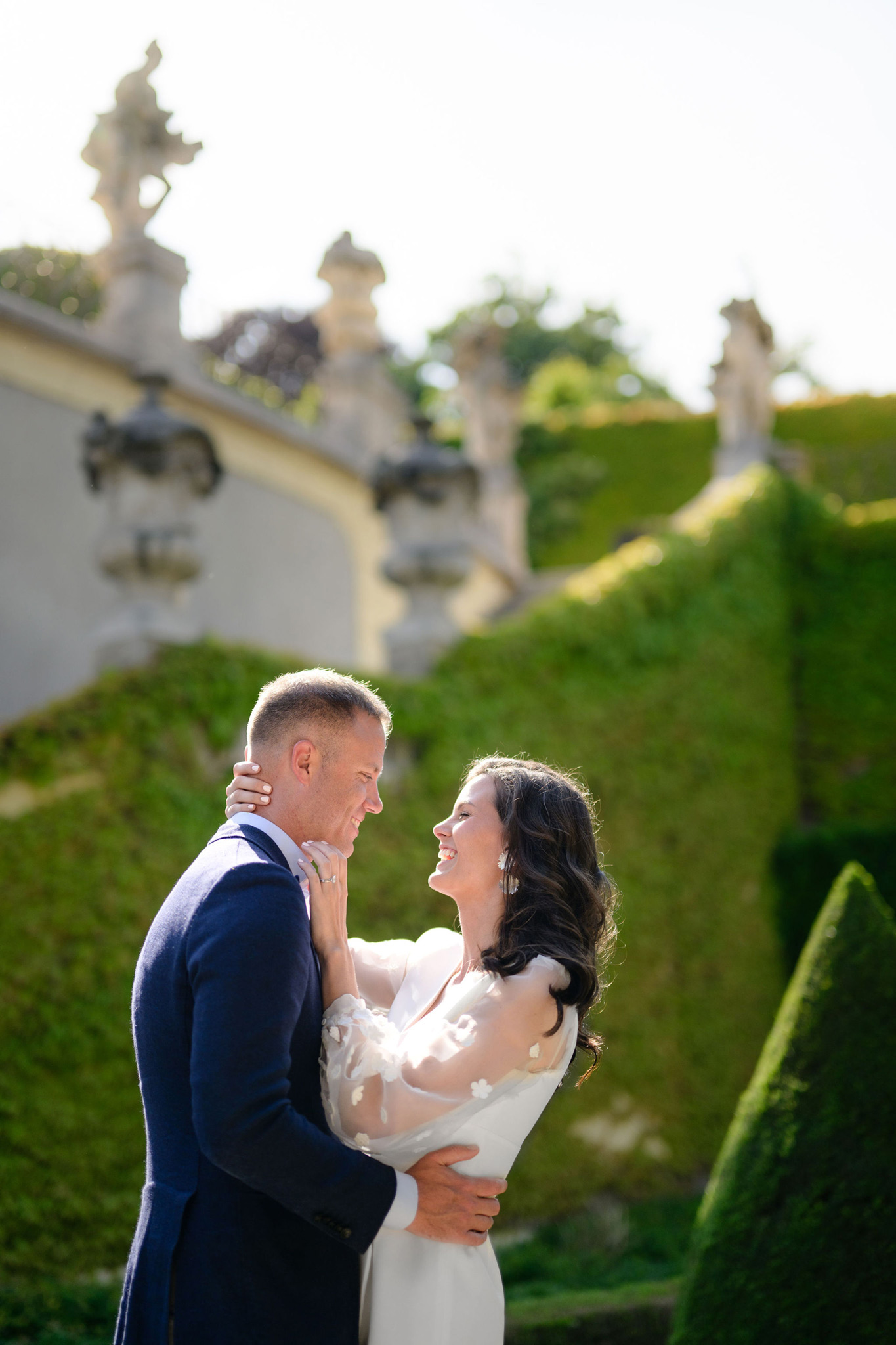wedding portrait at Vrtba garden Prague 