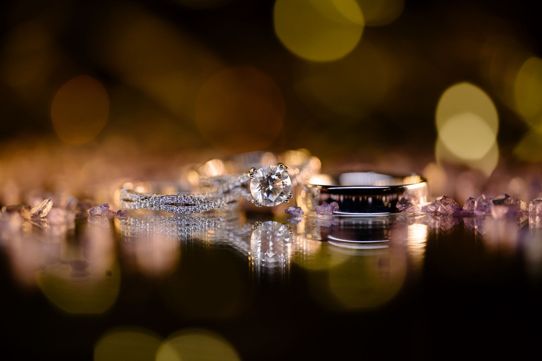 Detailed photograph of wedding rings by Jindřich Nejedlý.

