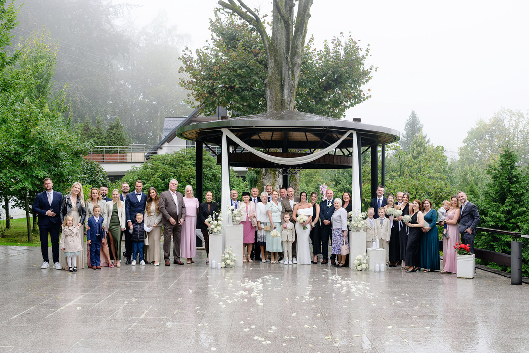 Group photo of wedding guests at Cattaleya Resort.
